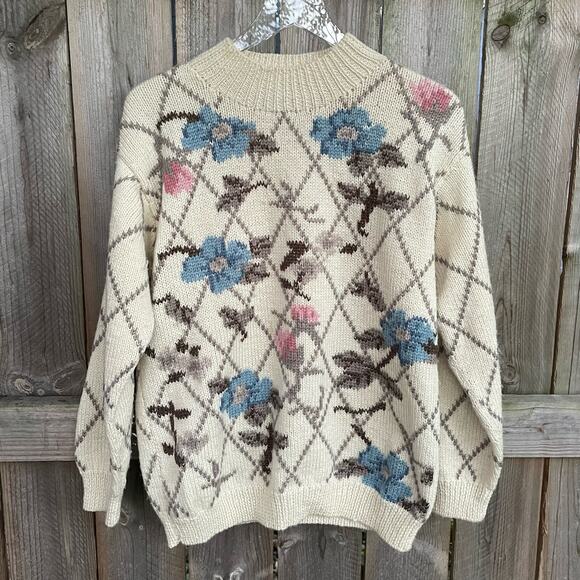 Vintage Sweaters - Vintage Jones New York 100% Pure Wool Hand Knit Sweater Floral Medium
